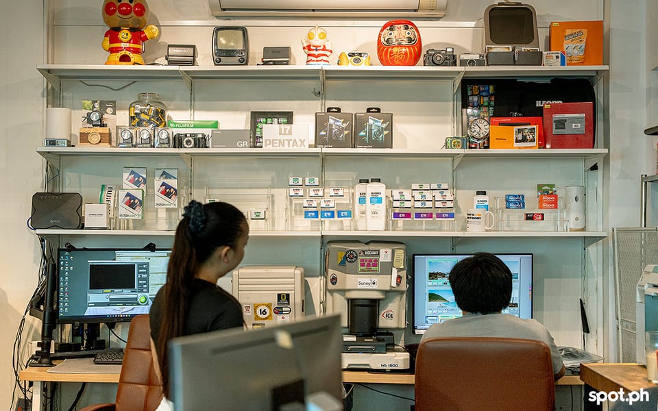 analog manila film processing lab spots sunny16 cashier